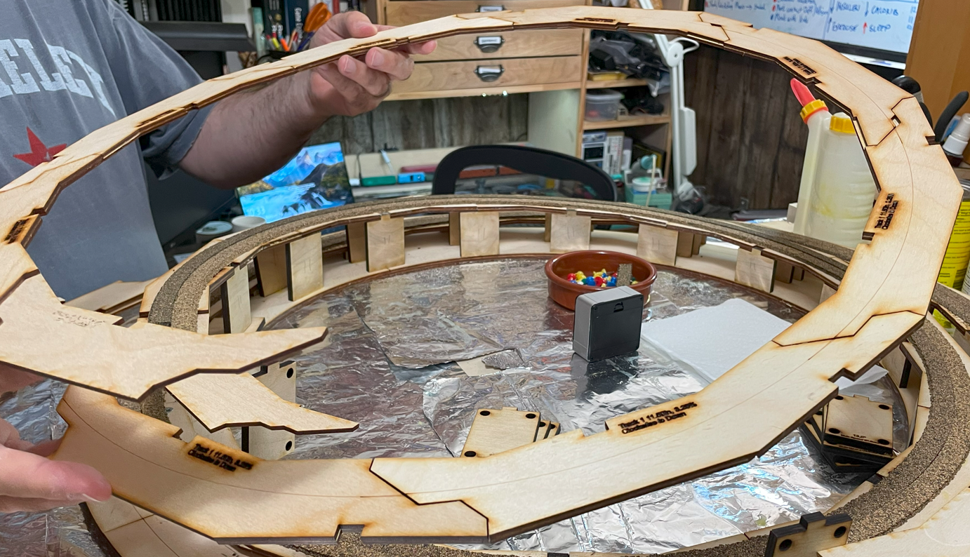 KitHelix™ HO scale, 1 track, 27.0"/2.60%, 4 turns